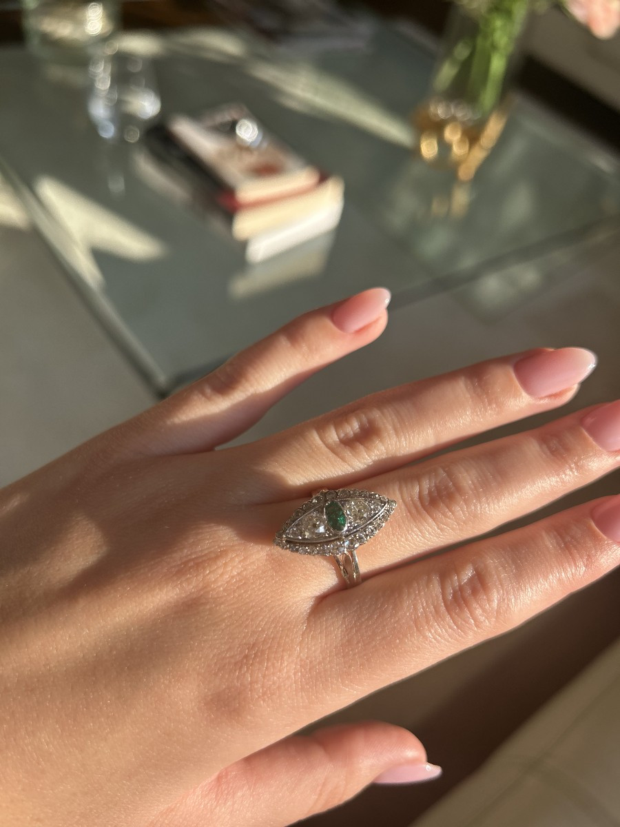 Bague marquise Art déco française (années 1910–1920) sertie d’une émeraude et de diamants-photo-3