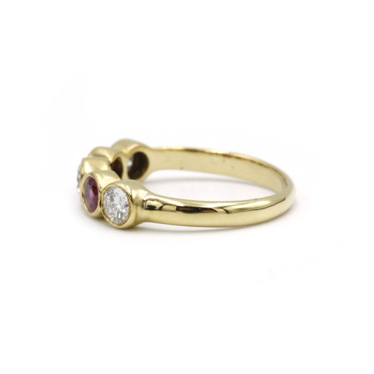 Bague demi-alliance contemporaine en or jaune 18 K sertie de diamants et rubis alternés-photo-3