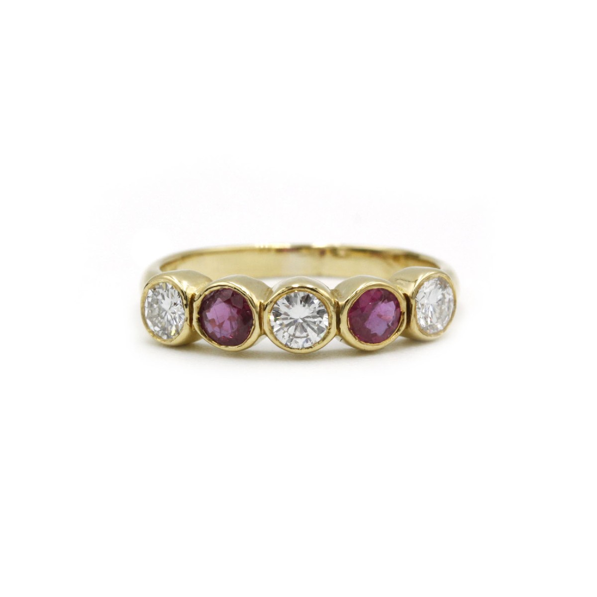 Bague demi-alliance contemporaine en or jaune 18 K sertie de diamants et rubis alternés-photo-2