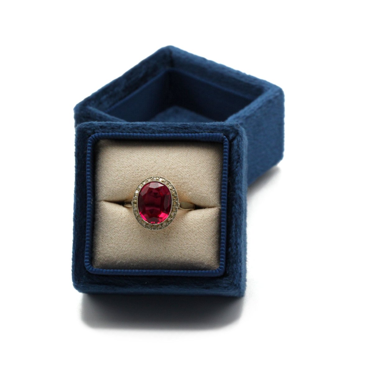 Bague - Or jaune et blanc, rubis synthétique et diamants-photo-2