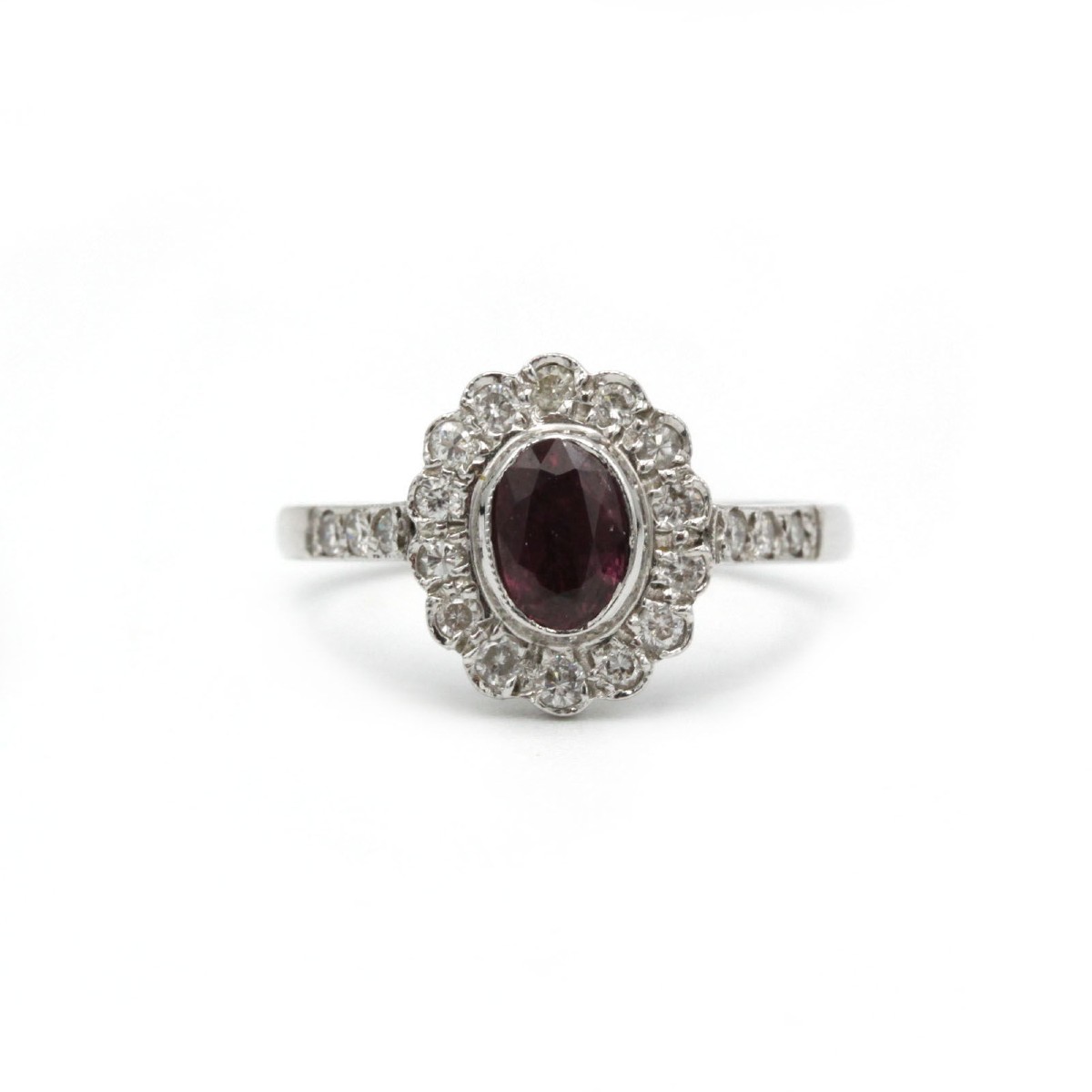 Bague - Or blanc, rubis et diamants