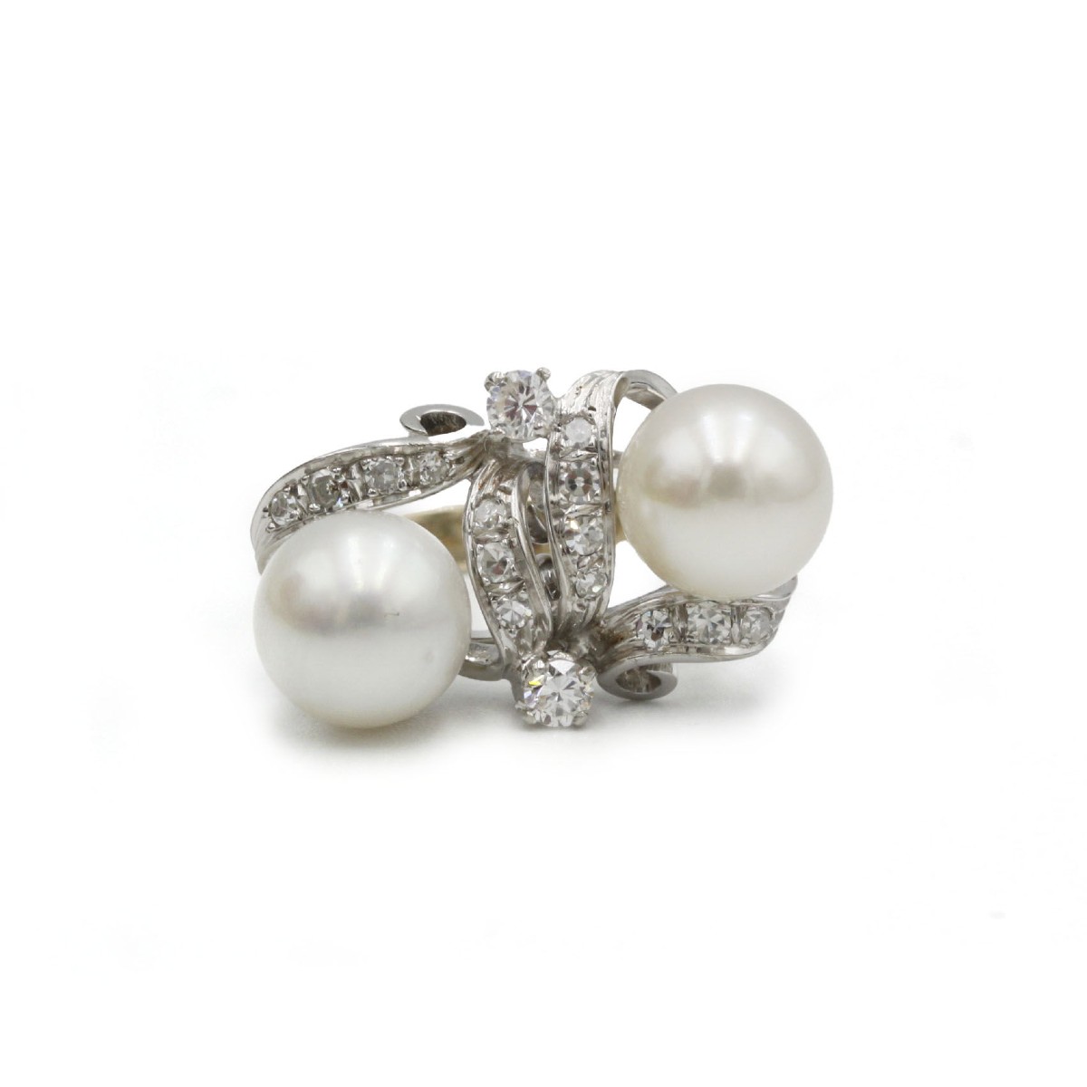Retro Cocktail Ring In 18k White Gold, Pearls And Diamonds