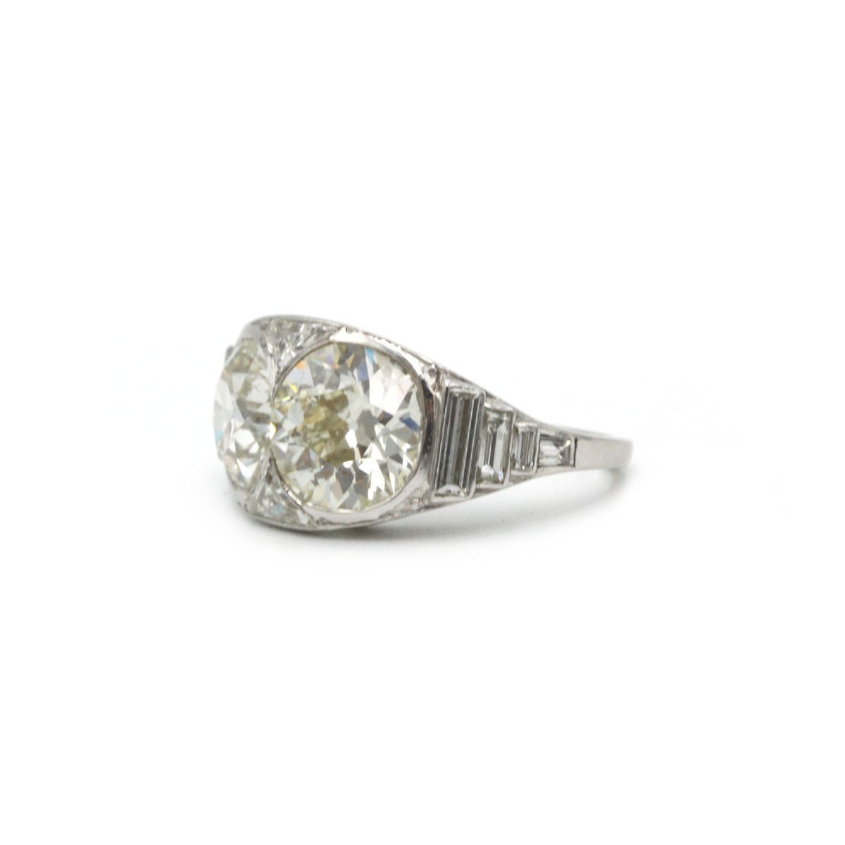 Art Deco Ring - Platinum And Diamonds-photo-2