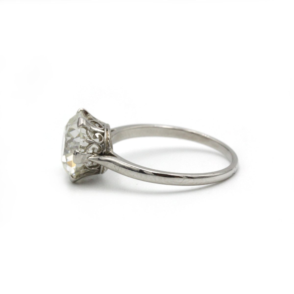 Solitaire - Platinum And 2.70 Carat Diamonds-photo-3