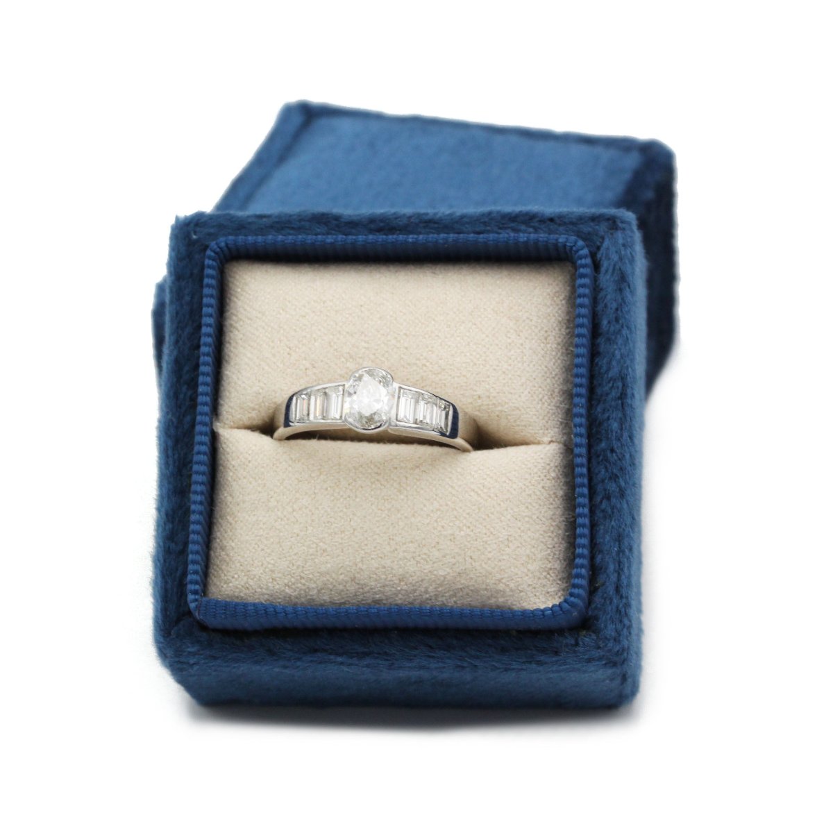 Ring - White Gold And Diamonds-photo-1