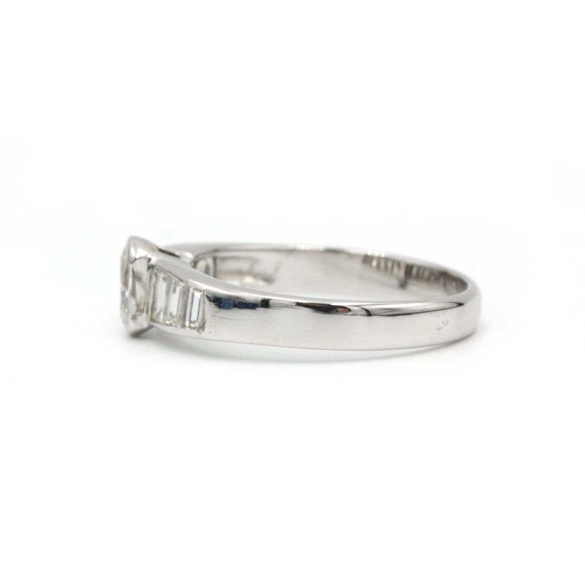 Ring - White Gold And Diamonds-photo-2