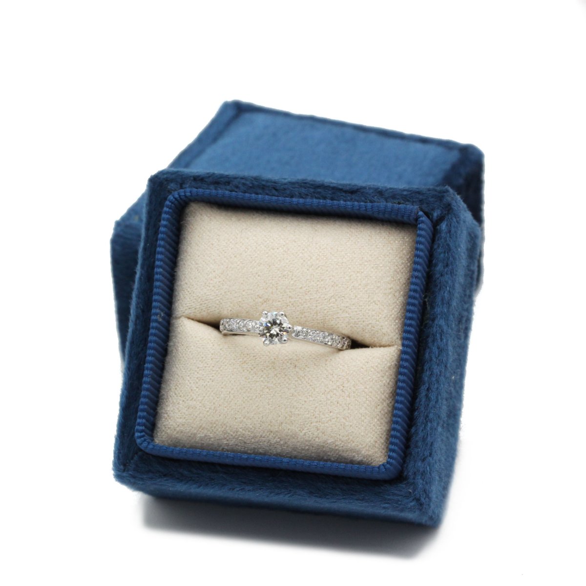 Ring - White Gold And Diamonds-photo-2