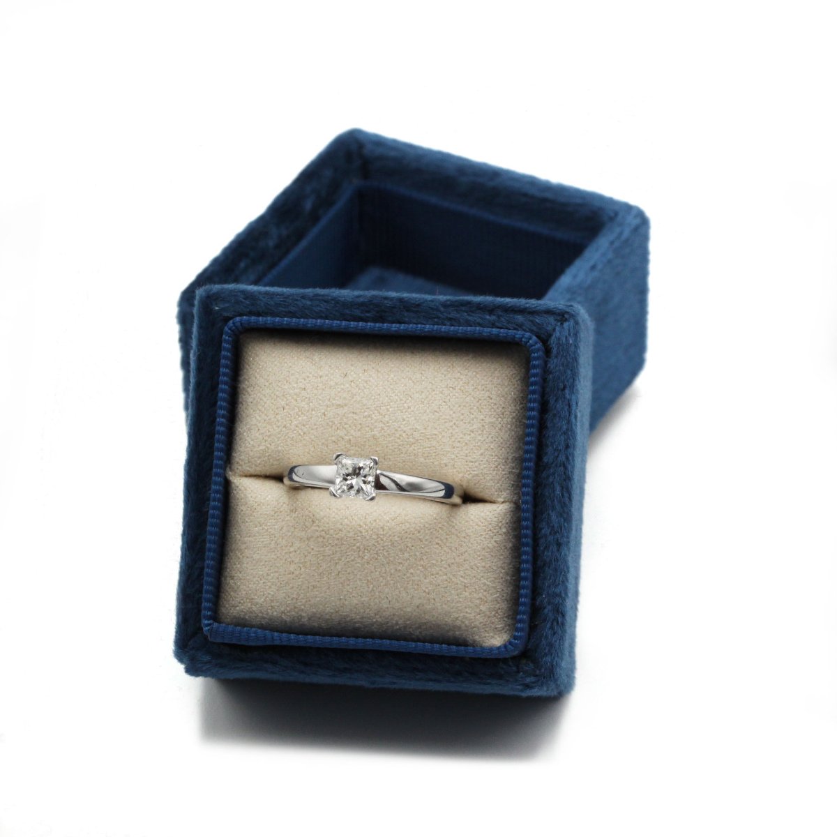 Solitaire - White Gold And Diamond-photo-2