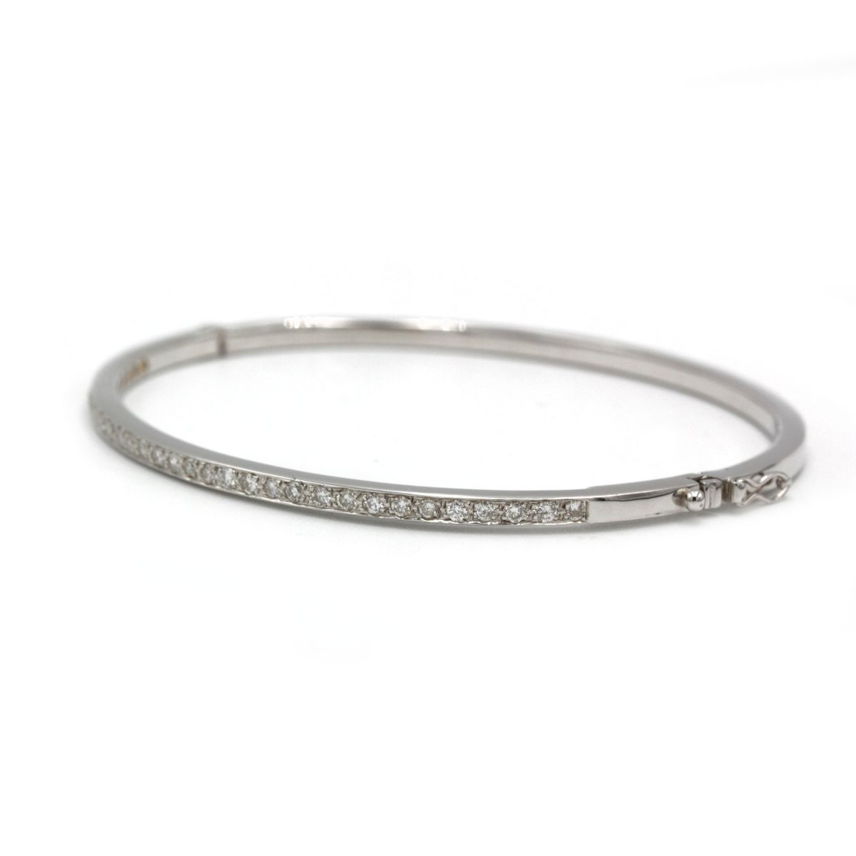 750 White Gold And Diamond Bangle Bracelet-photo-3