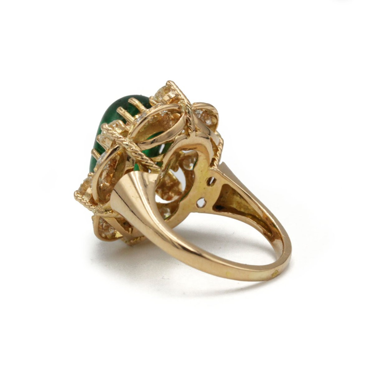 Daisy Ring In 750 Yellow Gold With Diamonds And A Cabochon Emerald Of Approximately 8 Carats-photo-4