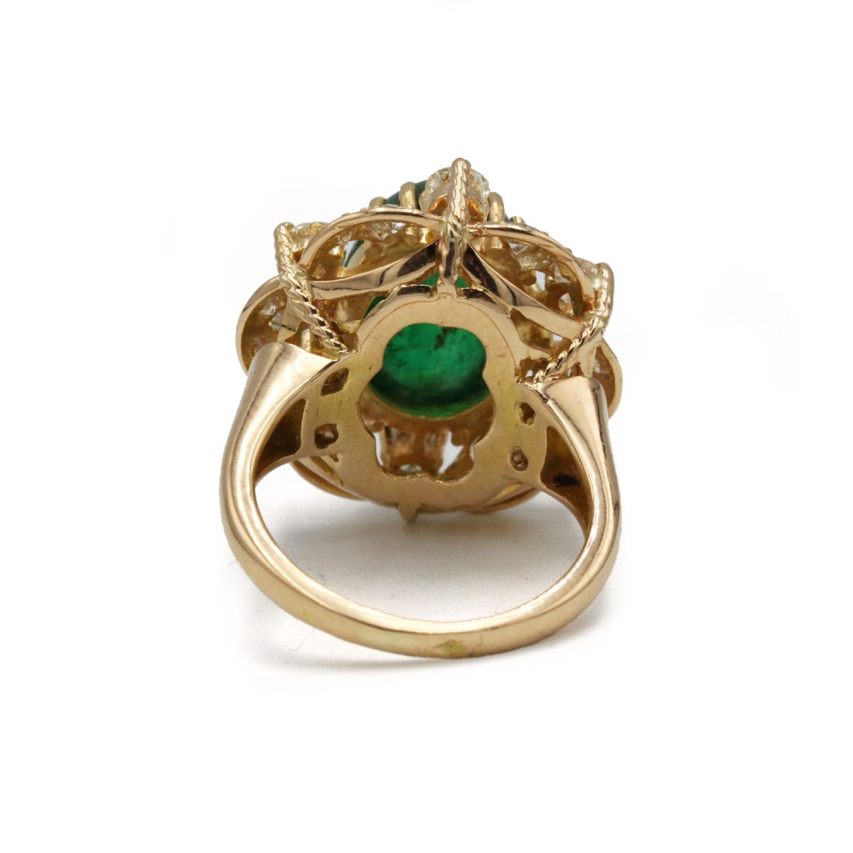 Daisy Ring In 750 Yellow Gold With Diamonds And A Cabochon Emerald Of Approximately 8 Carats-photo-1