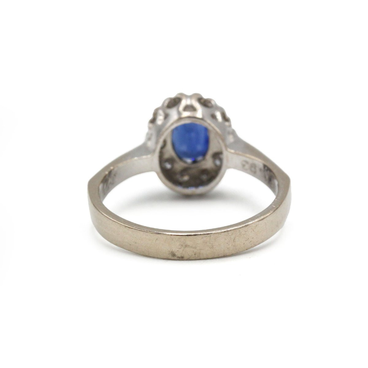 18k Gold Halo Ring With Diamonds And A 0.93 Carat Sapphire-photo-2