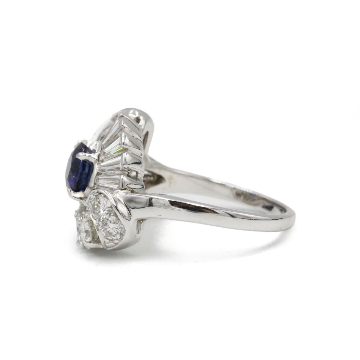 White Gold Ring With Diamonds And Sapphire  -photo-4