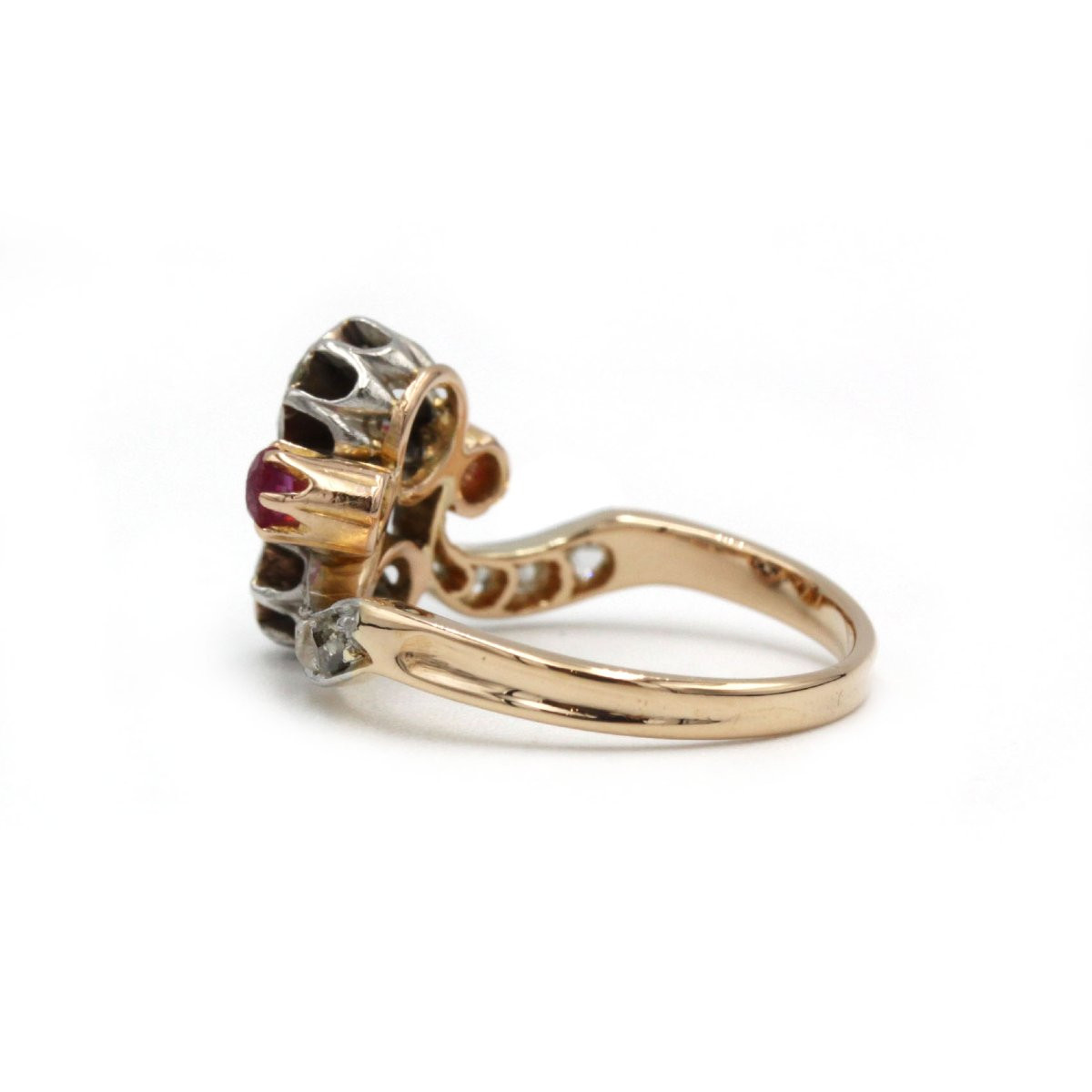 Duchess Ring In 18k Gold With Rose-cut Diamonds And Rubies-photo-2