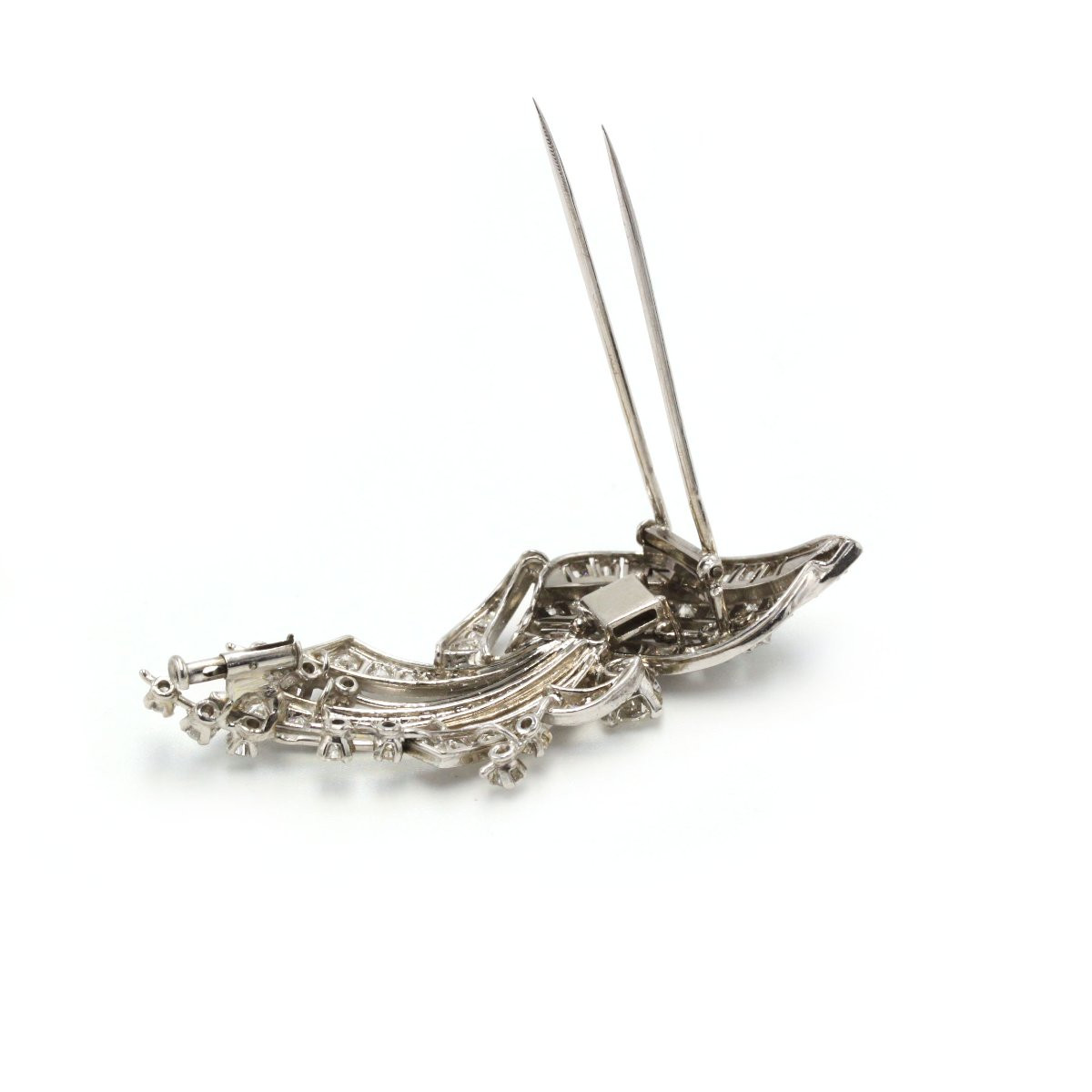 Art Deco Brooch In Platinum And Diamonds-photo-3