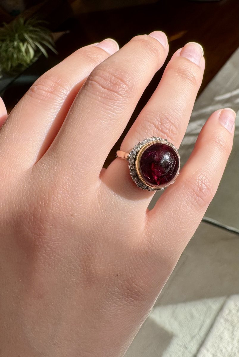 Bague en or jaune 750, diamants tailles anciennes et grenat cabochon-photo-2
