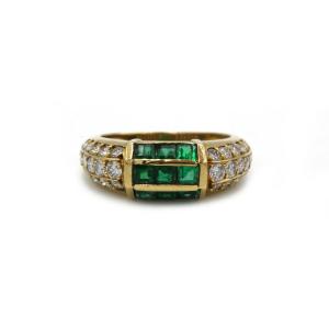 Fred Ring In 750 Yellow Gold With Calibrated Diamonds And Emeralds 