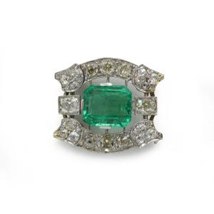 Art Deco Brooch In Gold And Platinum, Colombian Emerald 9.45 Carats, Old-cut Diamonds