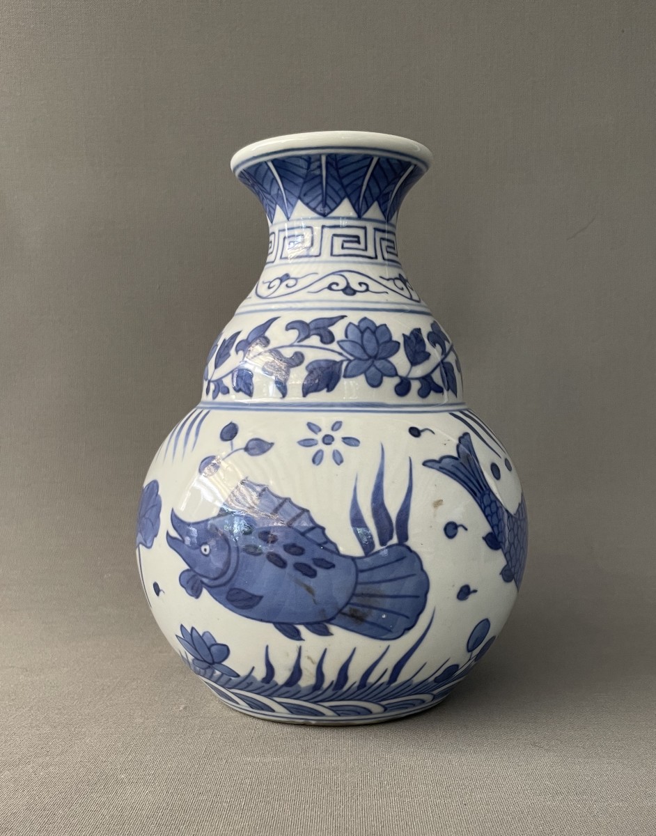 Porcelain Vase, China, Late 19th Or Early 20th Century