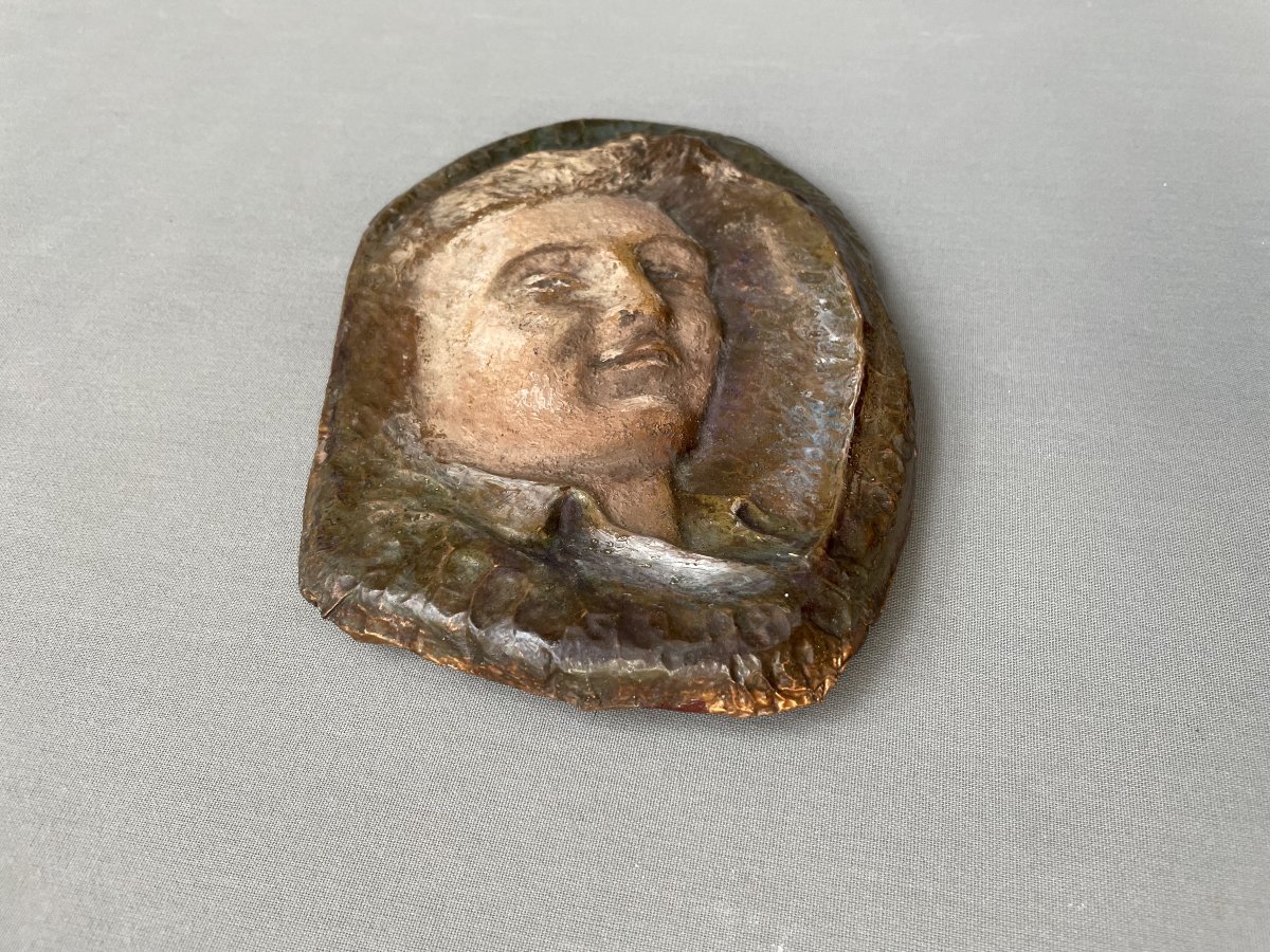 Bas relief en cuivre martelé et peint-photo-3