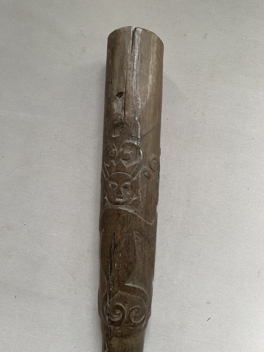 Grand pilon en bois sculpté, indo-pacifique, début XXe-photo-2