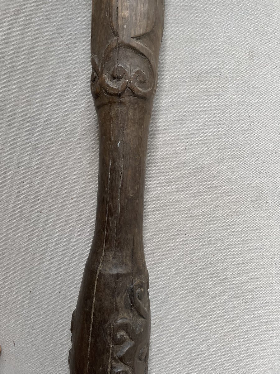 Grand pilon en bois sculpté, indo-pacifique, début XXe-photo-1