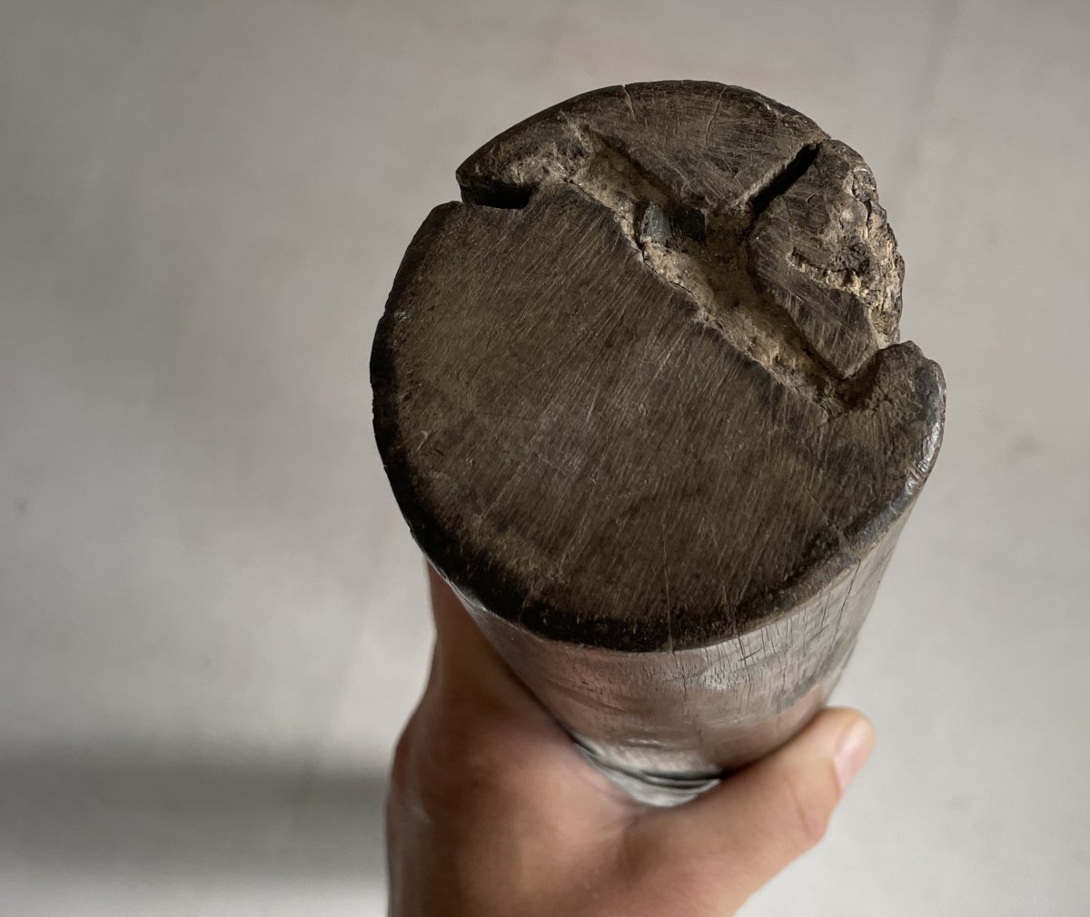Grand pilon en bois sculpté, indo-pacifique, début XXe-photo-5