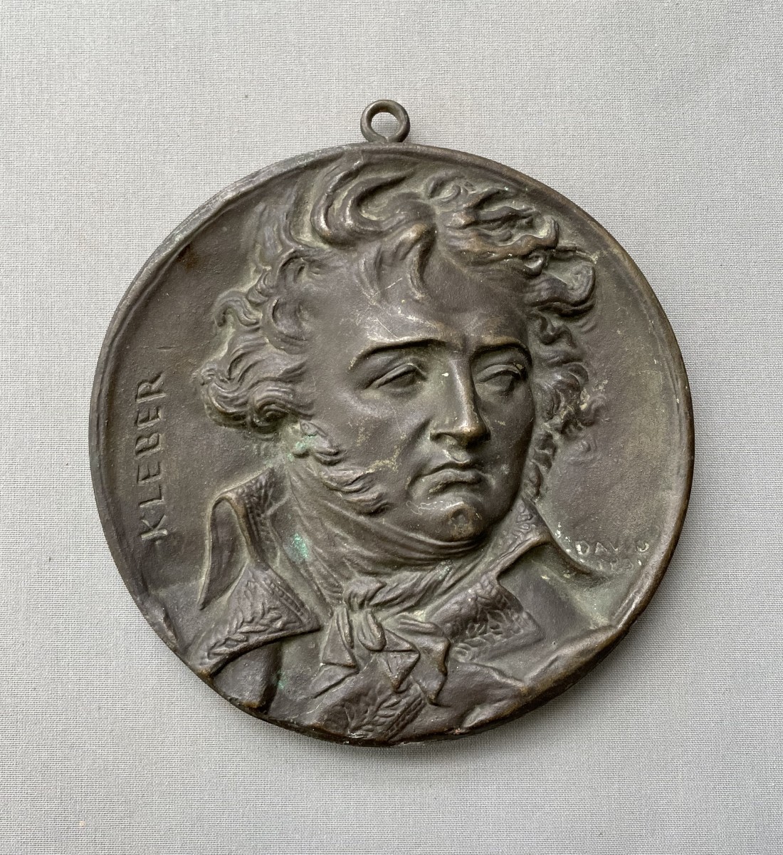 Portrait de Kleber, médaillon en bronze d'après David d'Angers