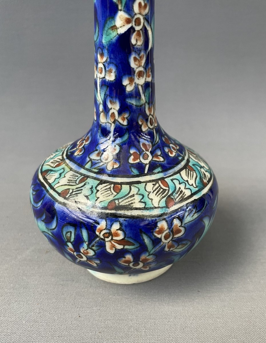 Vase dans le goût Iznik, Turquie-photo-2
