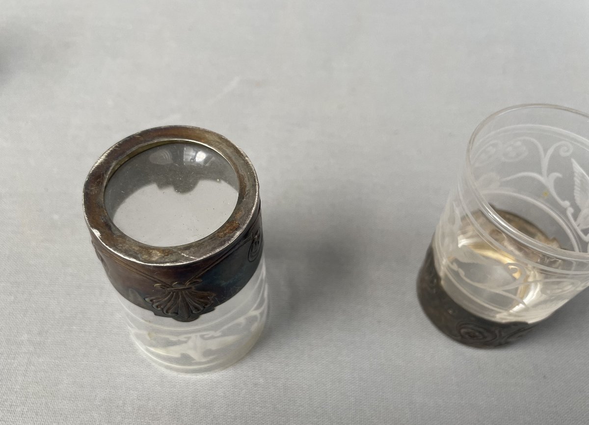 Three Small Glasses Engraved With Eagle Decoration, Silver Frame-photo-1