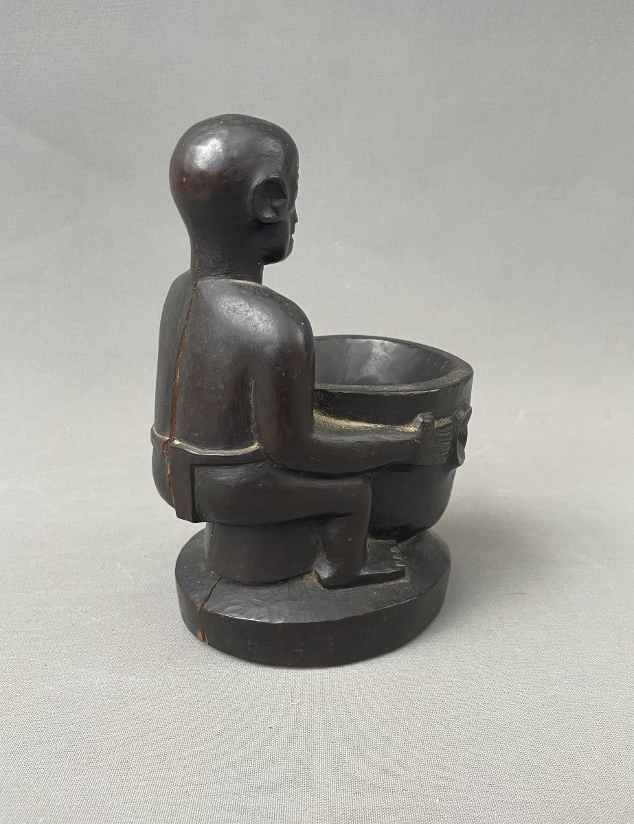 Statuette porteuse de coupe, Afrique?-photo-3