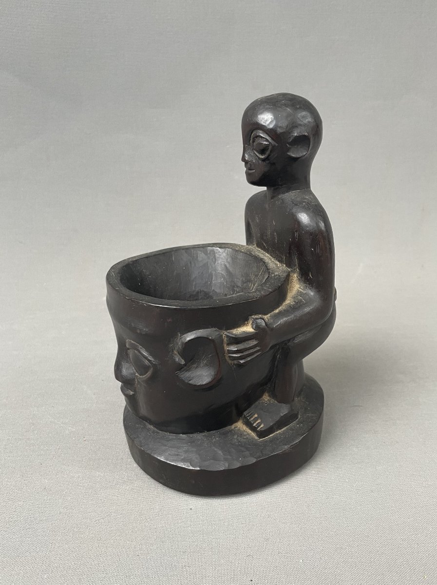 Statuette porteuse de coupe, Afrique?-photo-1
