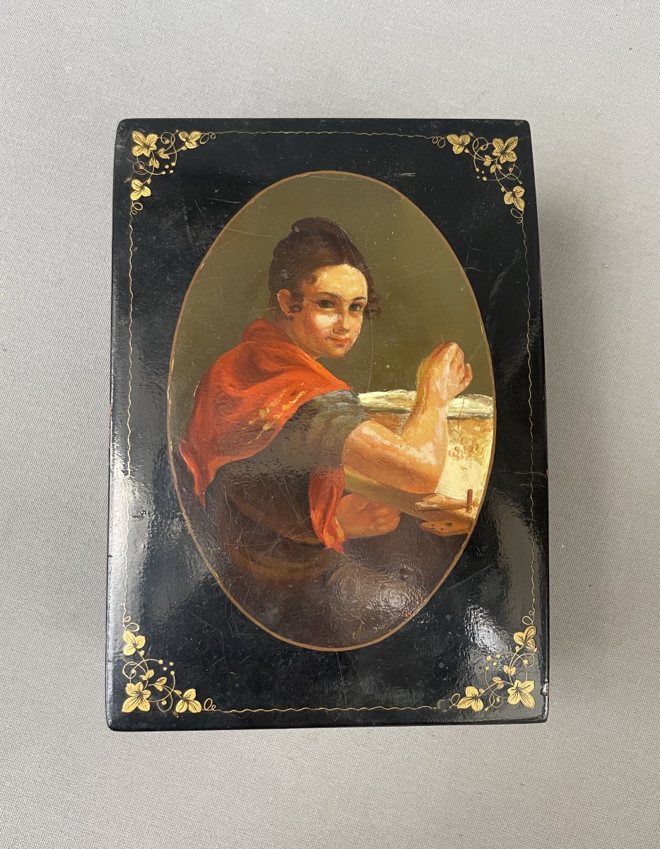 Box, Painted Lid, Young Woman Embroidering-photo-3