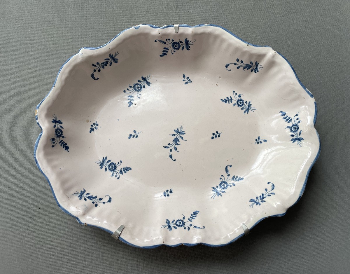 Earthenware Dish With Flower Decoration