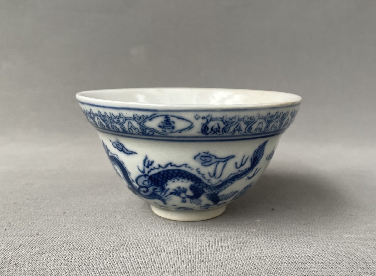Small Porcelain Bowl With Dragon Decoration, China, Early 20th Century-photo-2