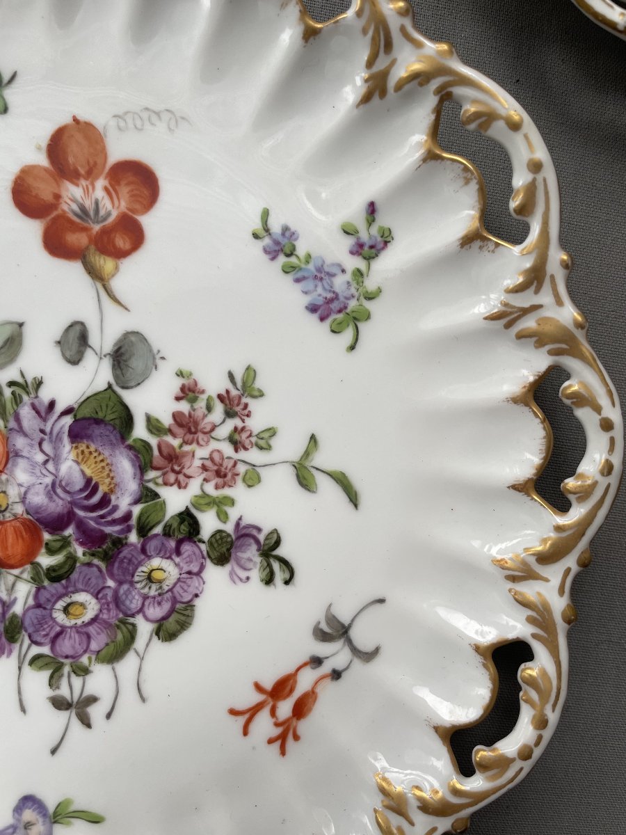 Trois assiettes ajourées en porcelaine de Limoges-photo-2