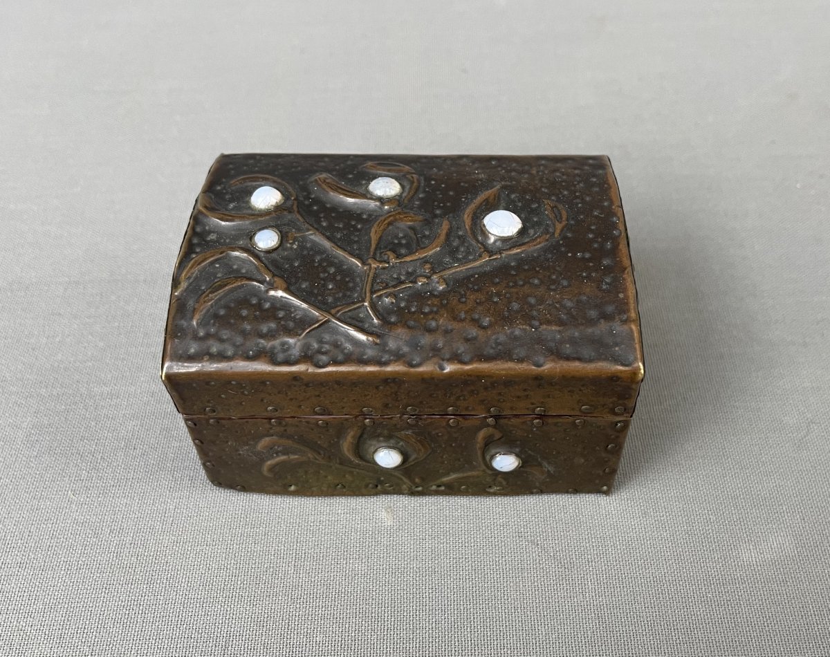 Alfred Daguet? Art Nouveau Box In Repoussé Copper-photo-2