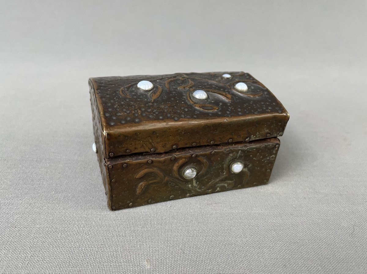 Alfred Daguet? Art Nouveau Box In Repoussé Copper-photo-4