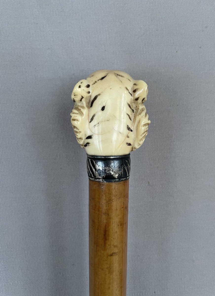 Parapluie à restaurer, le pommeau figurant une tête de tigre-photo-2