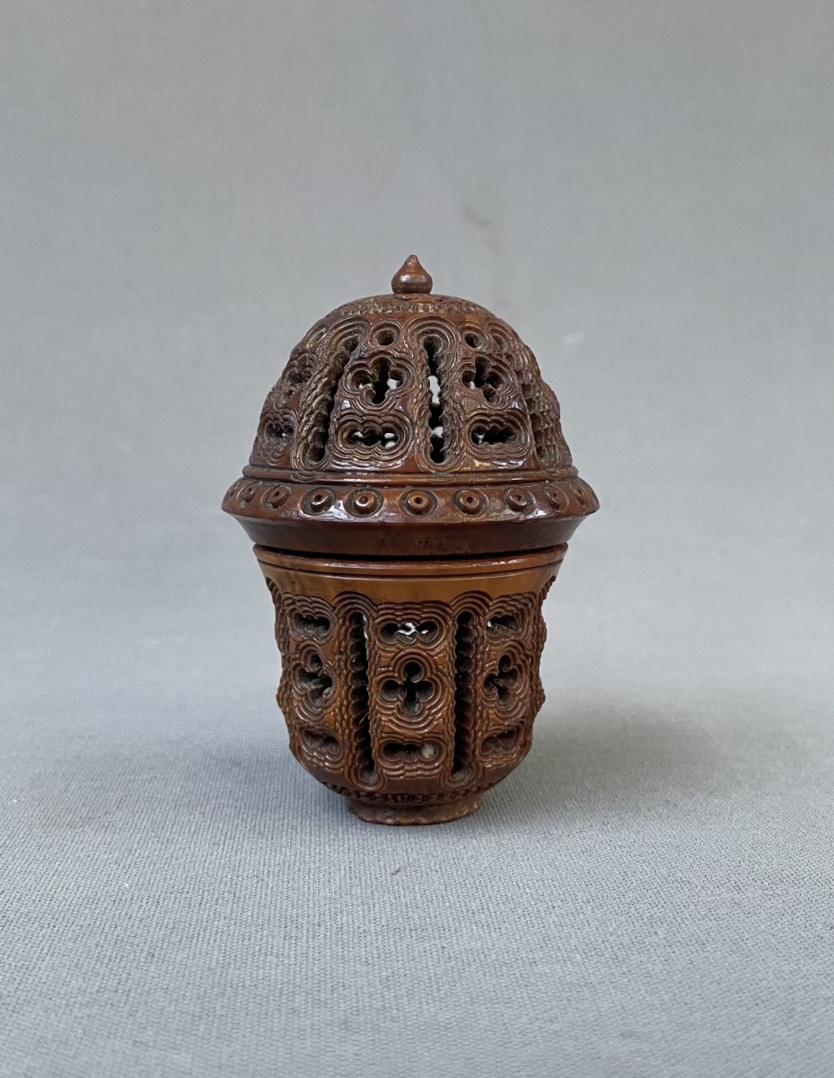 Corozo Pin Box