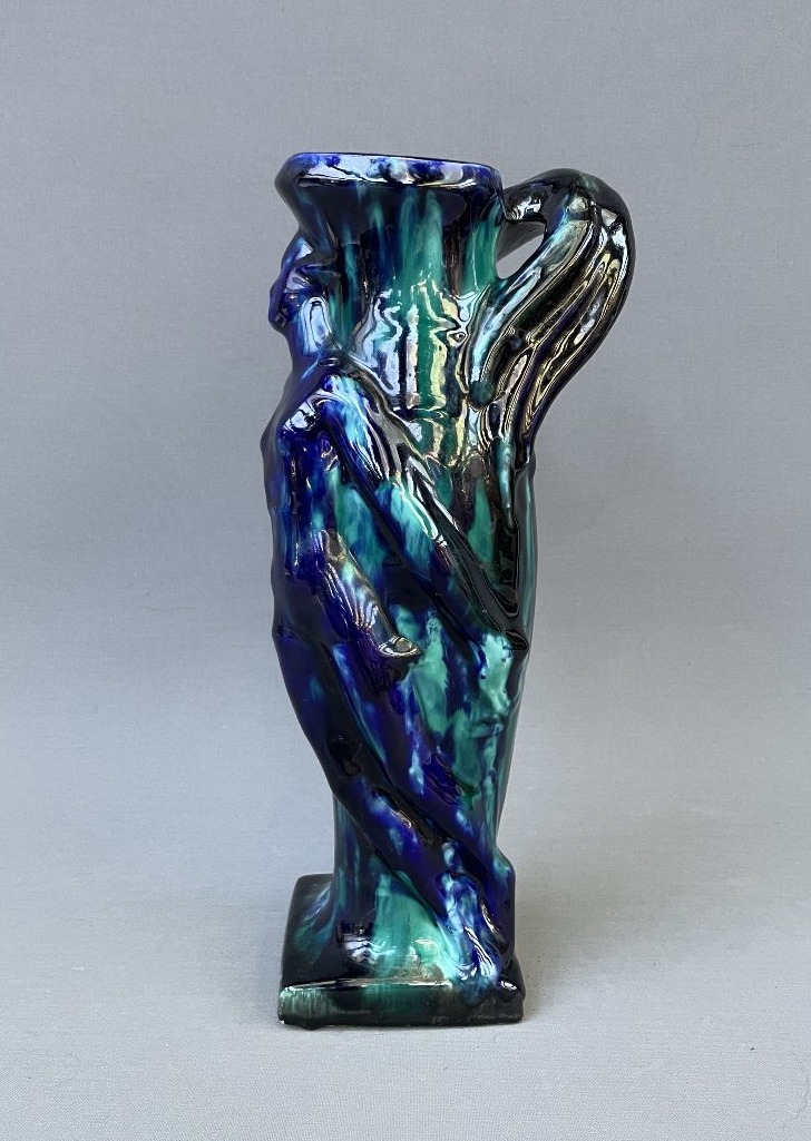 Pichet Art Nouveau en faïence
