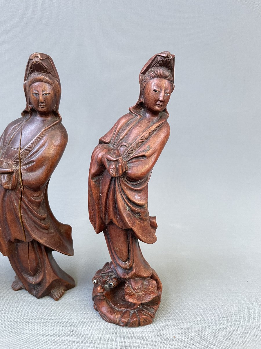 Série de trois figures chinoises Guanyin en bois sculpté-photo-1