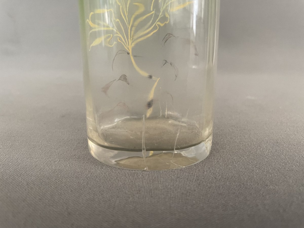 Petit vase émaillé à décor de papillon et branche de chêne-photo-4