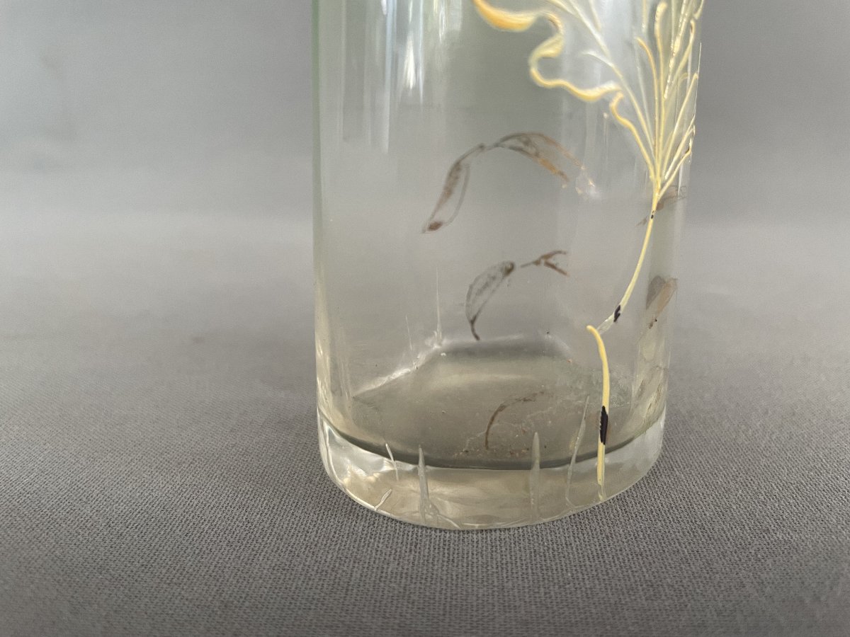 Petit vase émaillé à décor de papillon et branche de chêne-photo-1