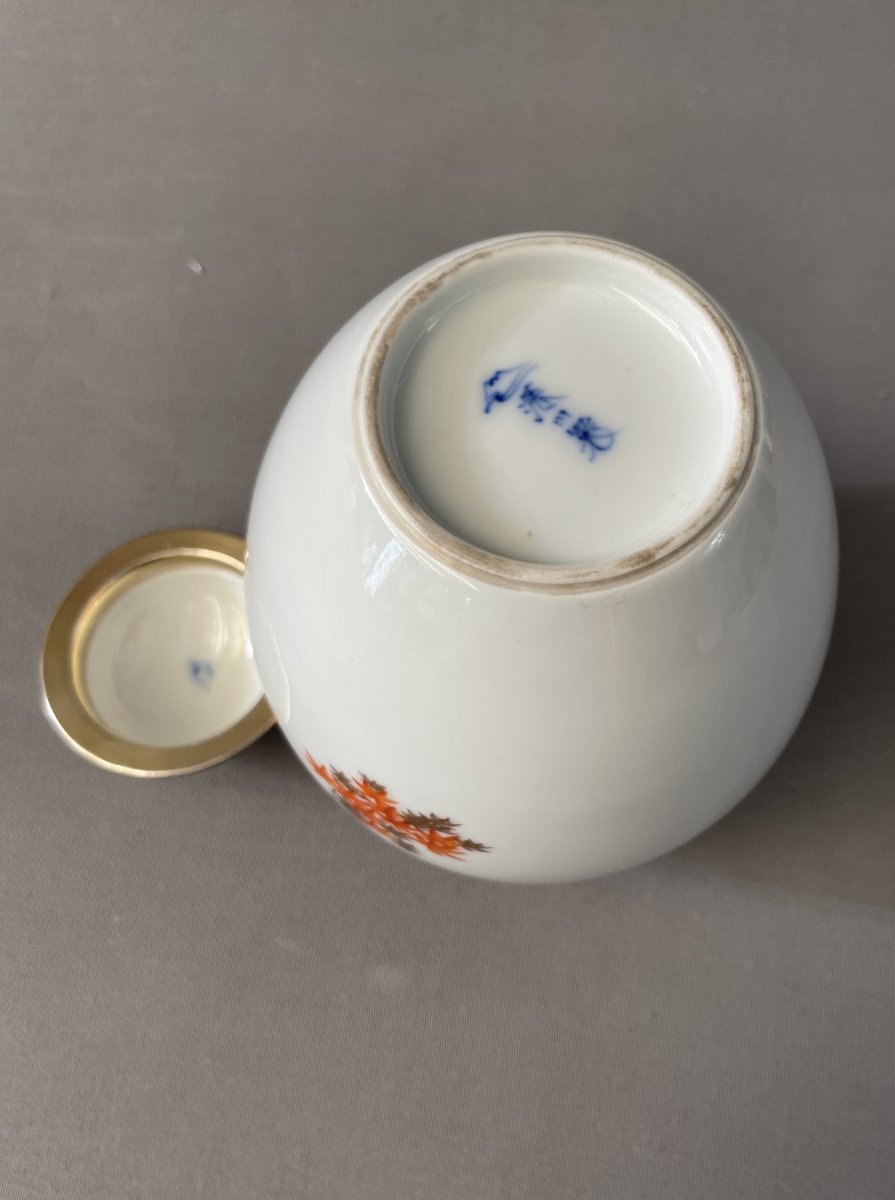 Pot couvert en porcelaine monture argent-photo-1