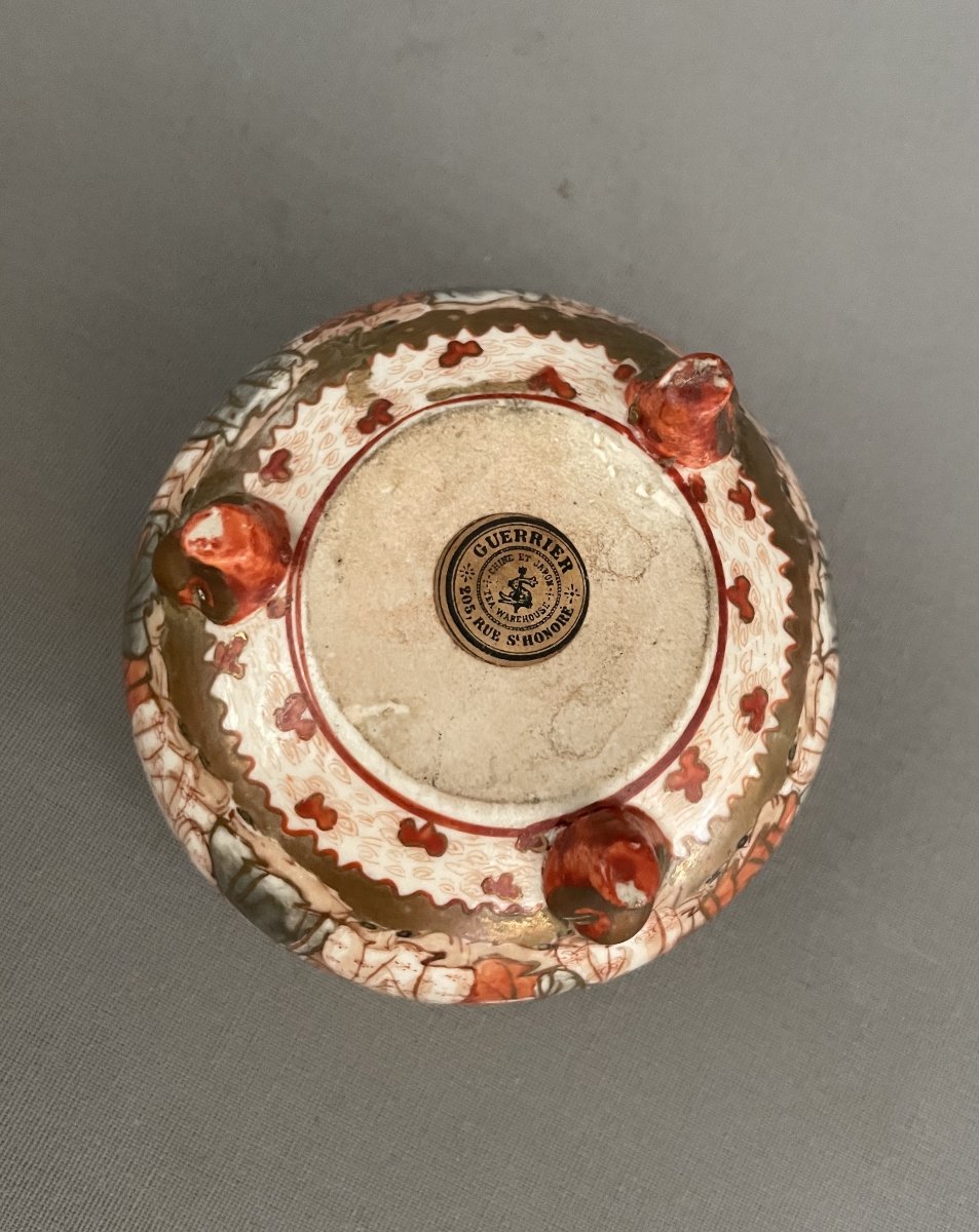Small Three-legged Porcelain Bowl, Japan, Maison Guerrier-photo-2