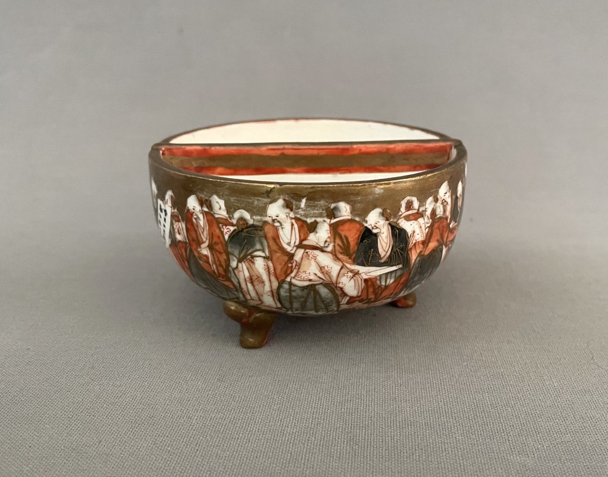 Small Three-legged Porcelain Bowl, Japan, Maison Guerrier-photo-3