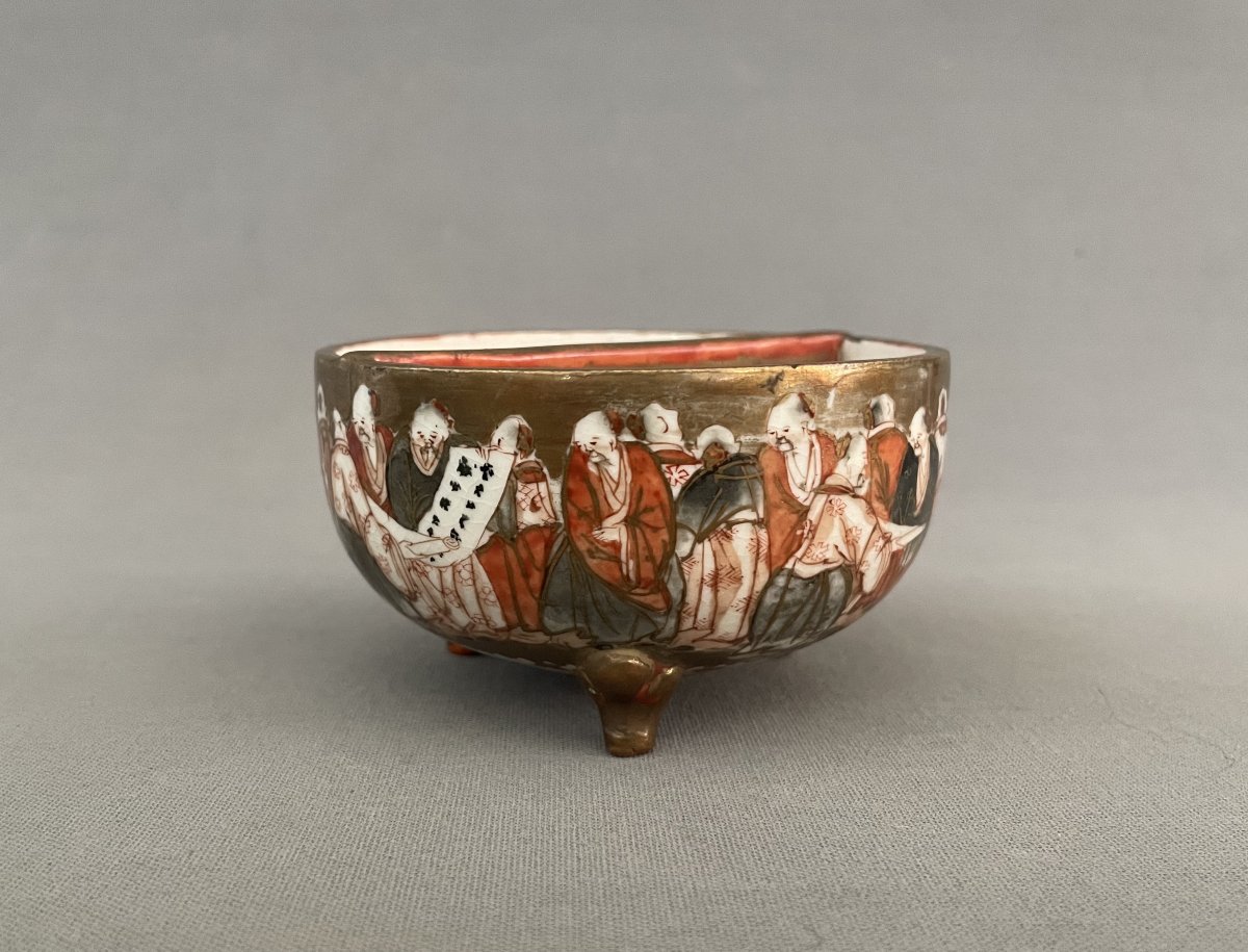 Small Three-legged Porcelain Bowl, Japan, Maison Guerrier-photo-1