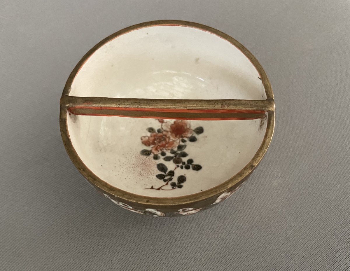 Small Three-legged Porcelain Bowl, Japan, Maison Guerrier-photo-2