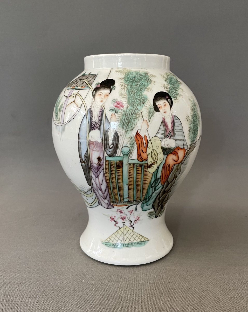 Vase en porcelaine, Chine, début XXe